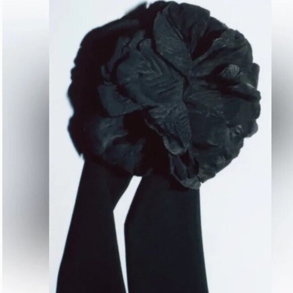 BLOGGER'S FAVE! Zara Flower Scarf NWT - Picture 4 of 11